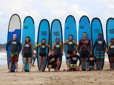 photo Surfing with Wave House school 3