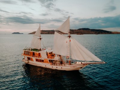 фото Делюкс лодка “Gandiva” 1