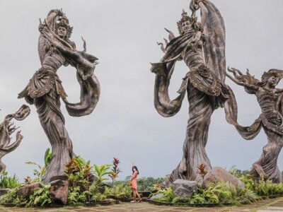 фото Церемония очищения на водопаде Taman Beji Griya 7