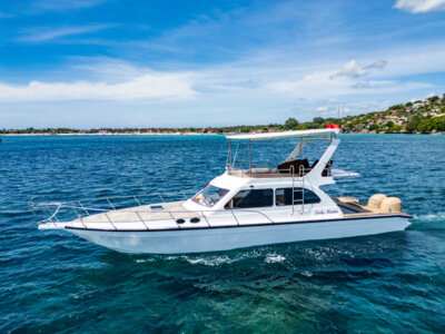 photo Cruise on the Lady Manta Yacht  1